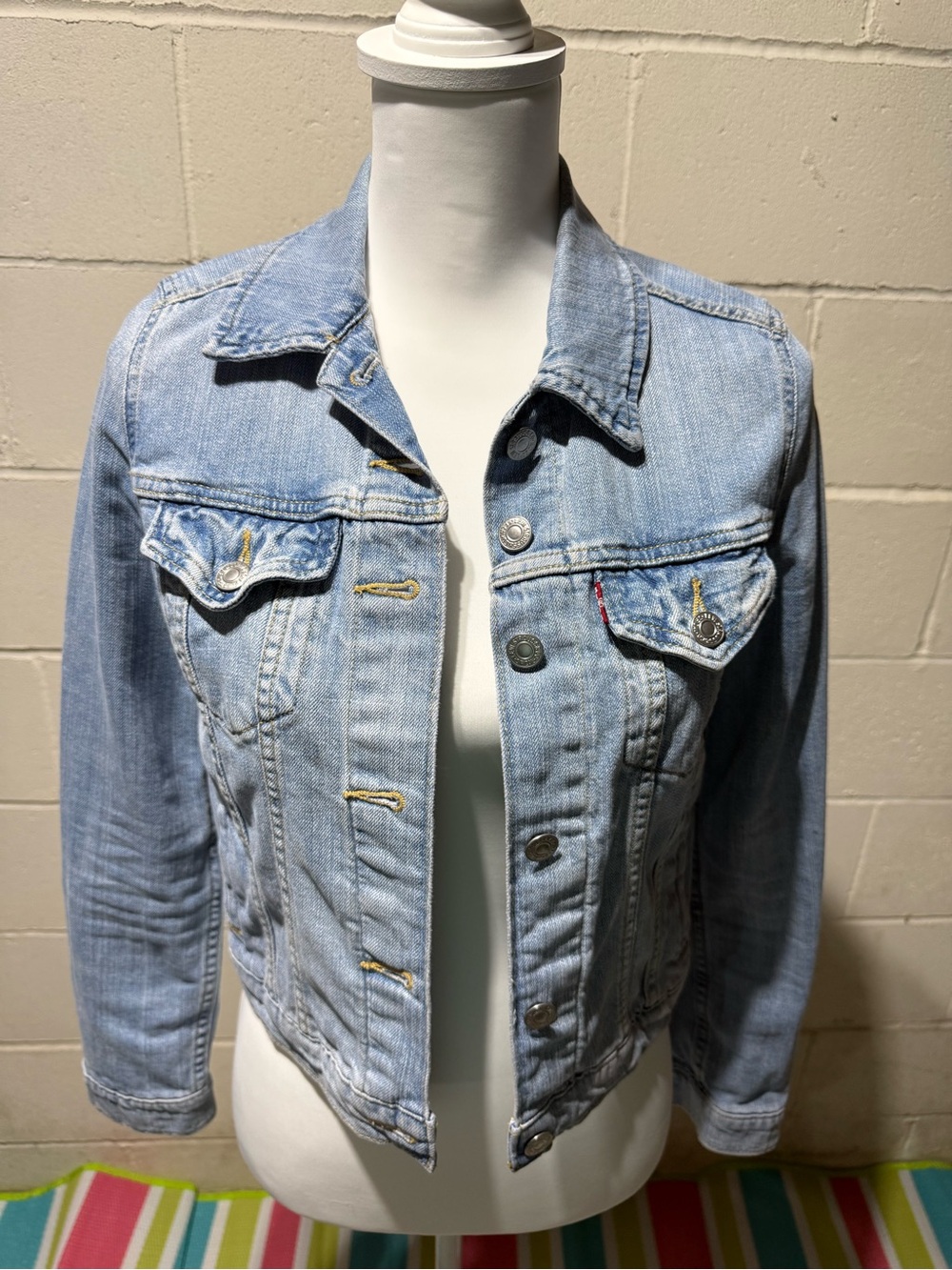 Levi’s Light Wash Denim Jean Jacket - Women's Casual Button-Up